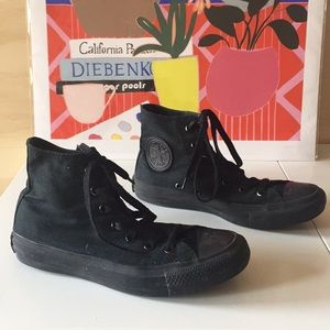 all black converse hi-tops